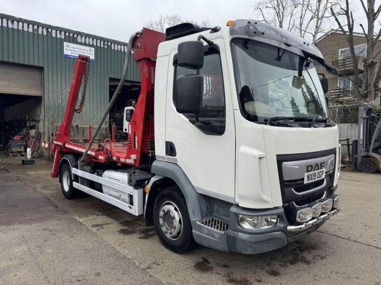 2019 DAF LF-210 SKIP LOADER