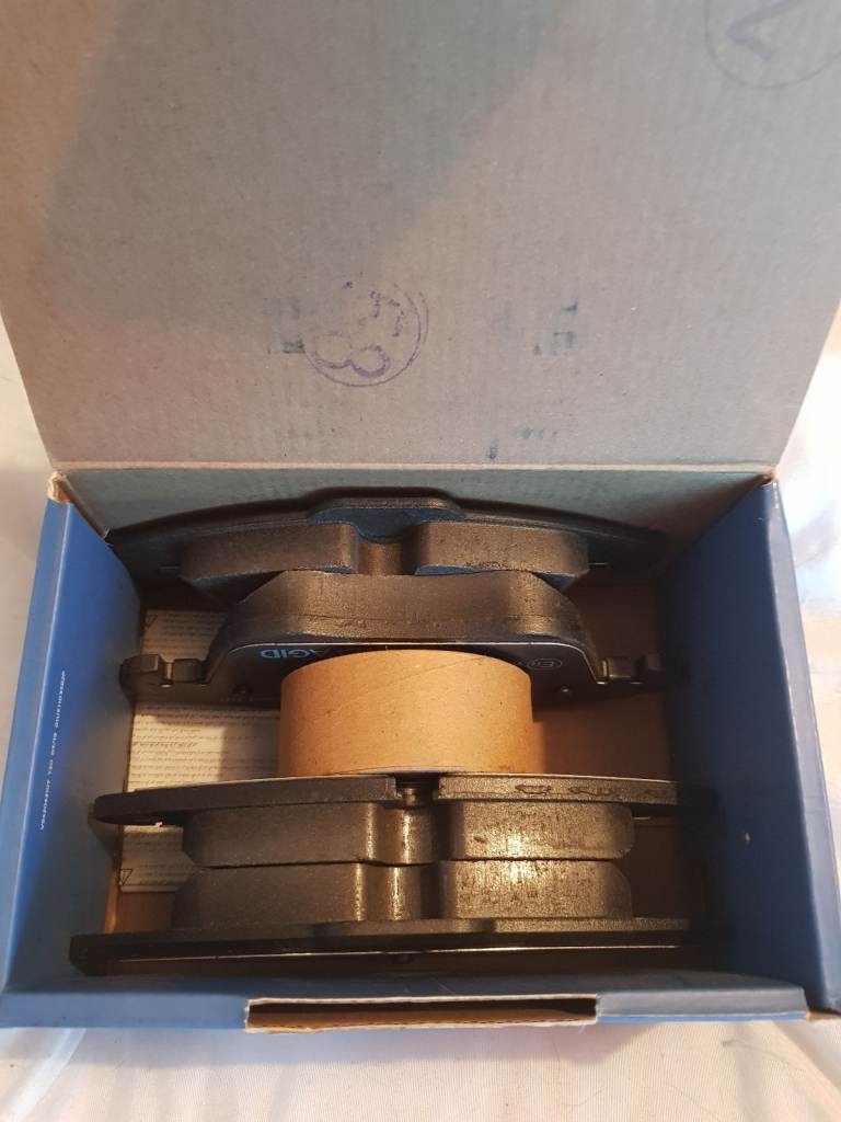 Jaguar XJ  Front Pads New & Boxed