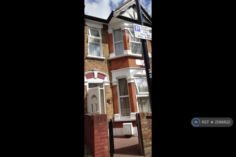 3 bedroom house in Masterman Road, London, E6 (3 bed) (#2586622)