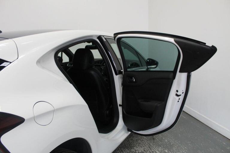 CITROEN DS4 1.6 e-HDi Airdream DStyle Nav Euro 5 (s/s) 5dr 2015