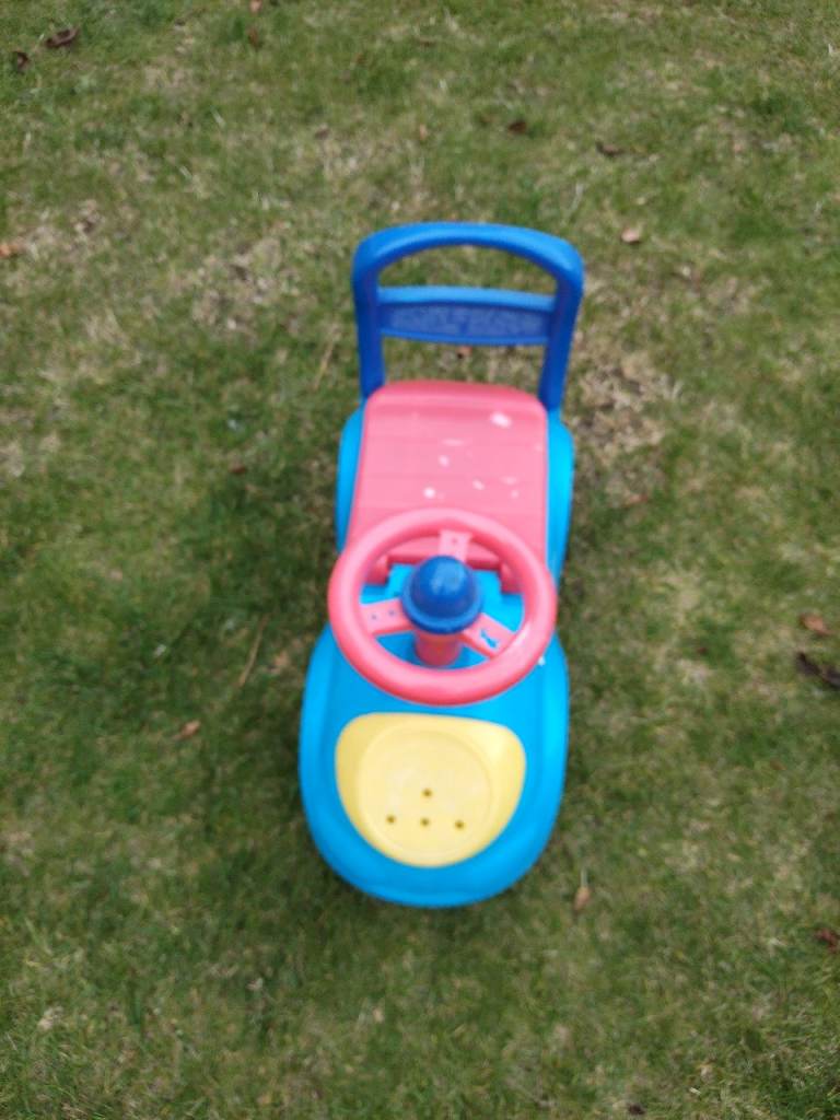 Kids Ride-On Car, Toy Lawn Mower & Microphone Stand – Good Condition