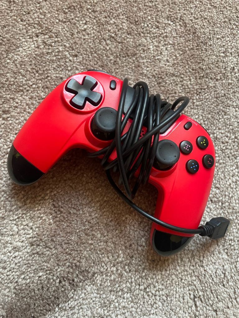 PS4 wired pad
