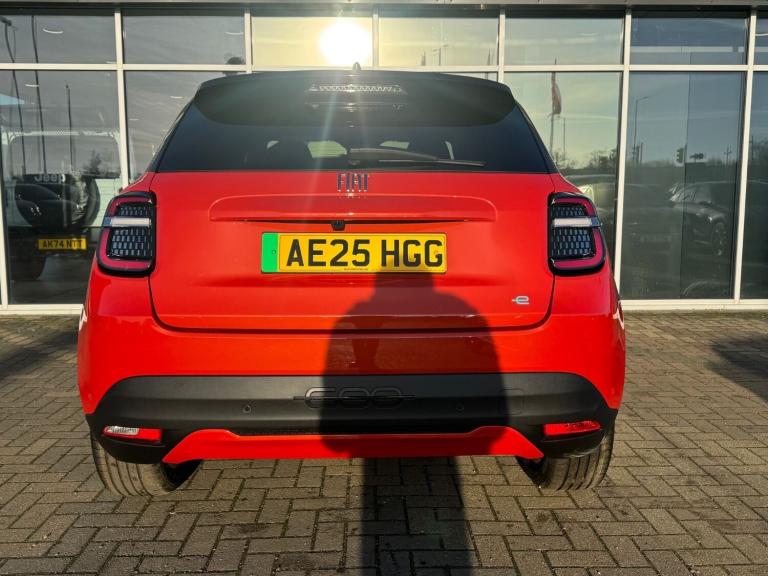2025 Fiat 600 115kW La Prima 54kWh 5dr Auto HATCHBACK ELECTRIC Automatic