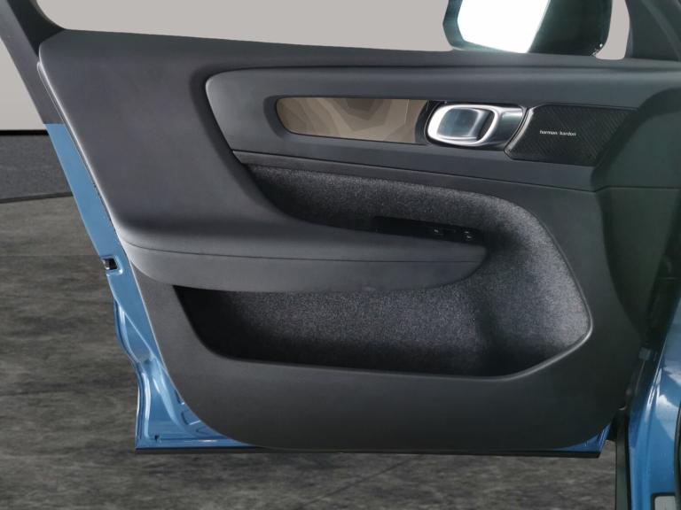 2022 Volvo C40 300kW Recharge Twin Pro 78kWh 5dr AWD Auto ESTATE ELECTRIC Automatic