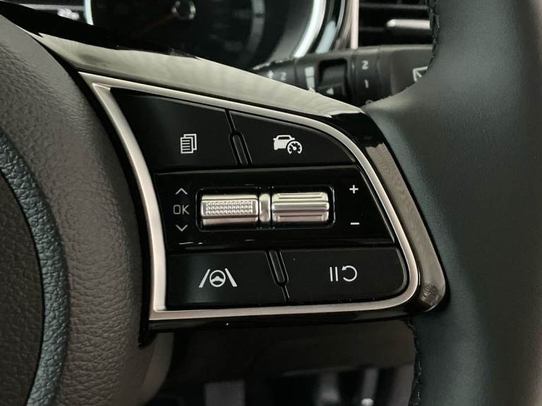 2025 Kia Ceed 1.5T GDi ISG 138 3 5dr Hatchback PETROL Manual