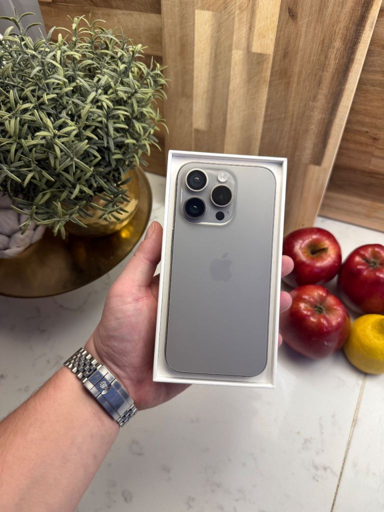 iPhone 16 Pro Max 1TB Natural Titanium Unlocked