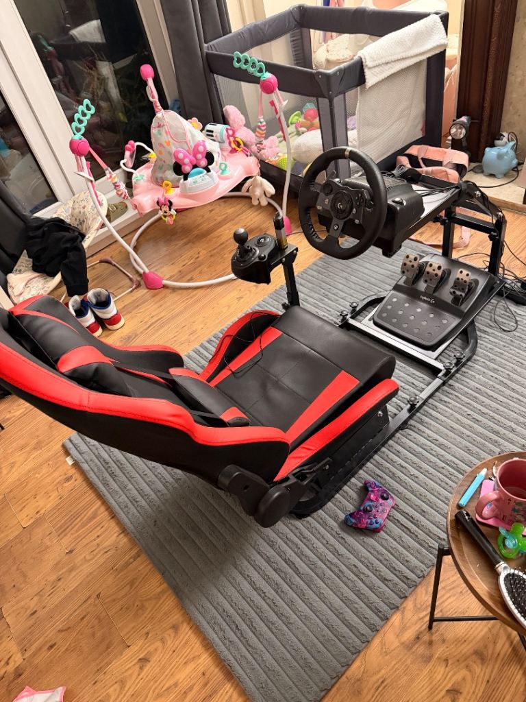 Xbox wheel pedals gearstick seat and frame 