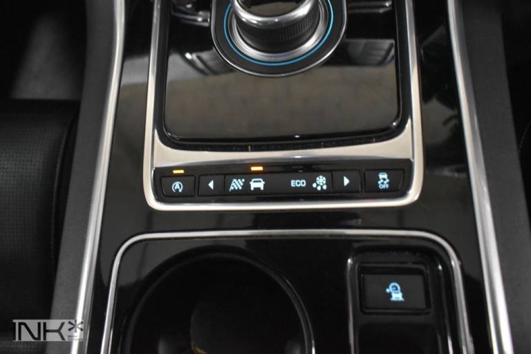 2016 Jaguar XE 2.0d [180] R-Sport 4dr Auto SALOON DIESEL Automatic