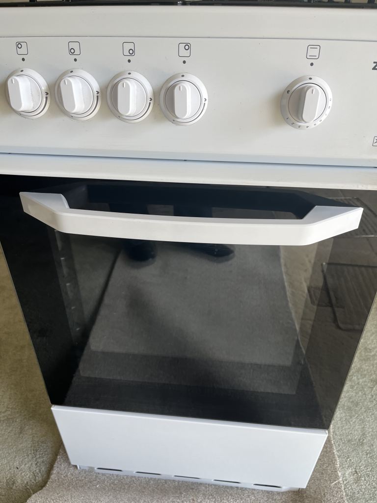 GAS COOKER PRISTINE CONDITION