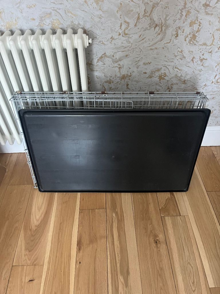 Medium dog crate 