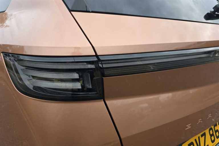 2025 Vauxhall Grandland 1.2 Hybrid [136] Ultimate 5dr e-DCT6 [Pan Roof] HATCHBACK PETROL Automatic