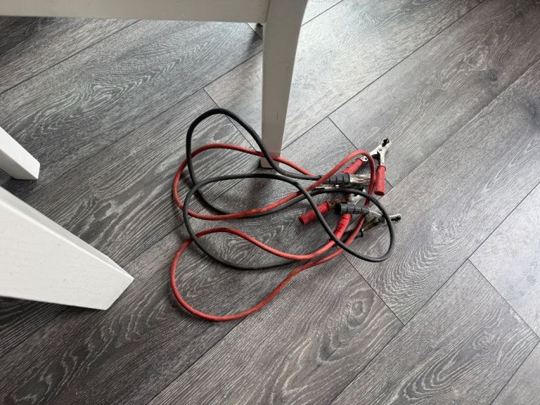 Set of jump leads 