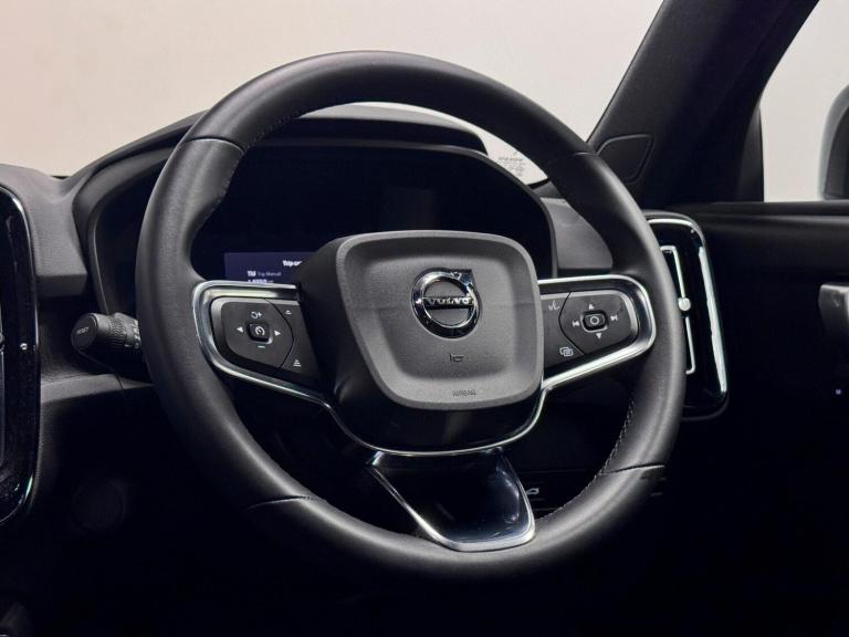 2023 Volvo XC40 Plus P8 AWD (408 hp) ESTATE Electric Automatic