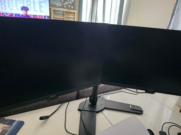 2 x 24" PC MONITORS AND DUAL DESK STAND BENQ
