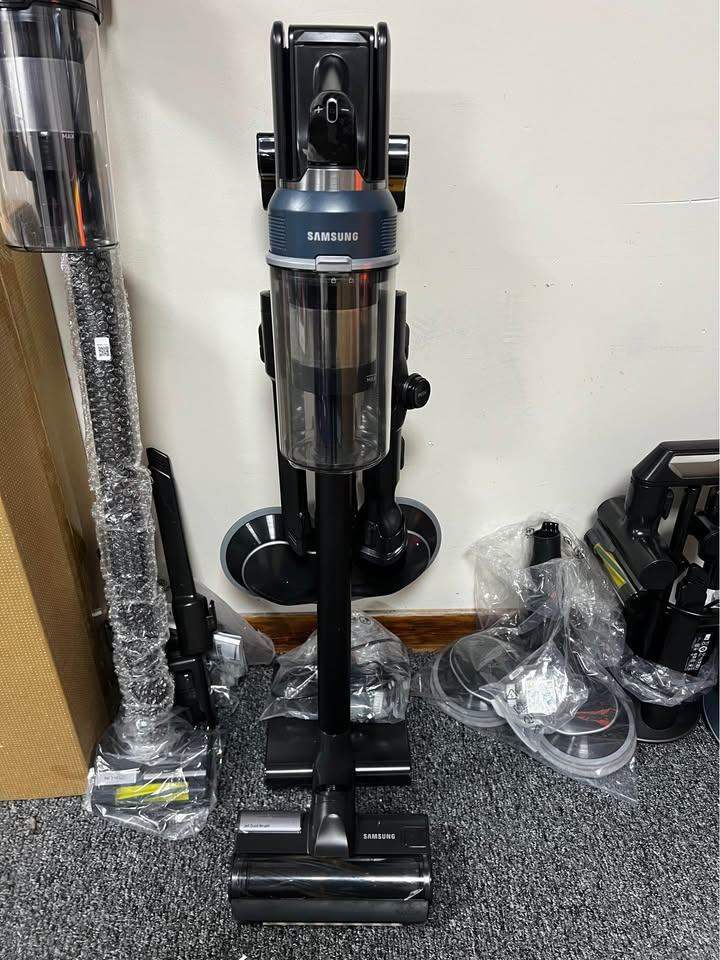 Samsung Jet 95 Pro Cordless Vacuum Cleaner with Pet Tool+ (Midnight Blue)