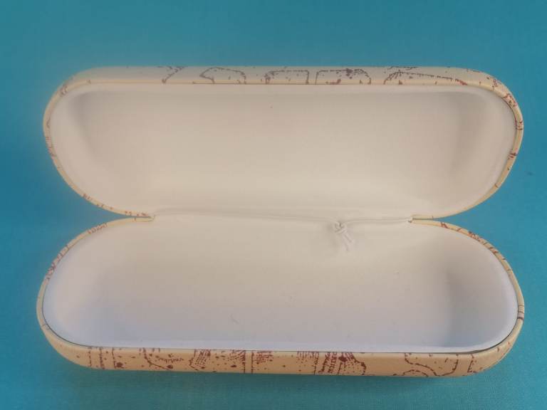 Brand new OFFICIAL HARRY POTTER MARAUDERS MAP HARD GLASSES CASE SUNGLASSES COVER. 