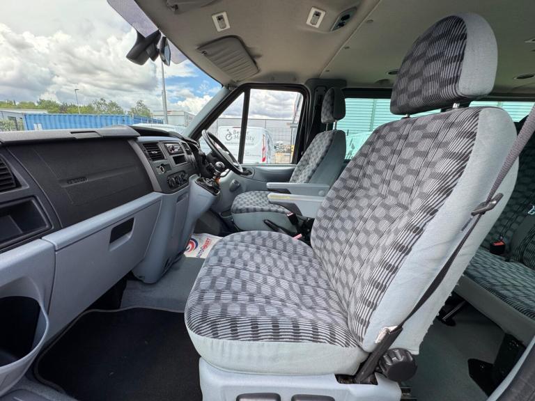2009 Ford Transit Low Roof 8 Seater Limited TDCi 140ps MPV DIESEL Manual