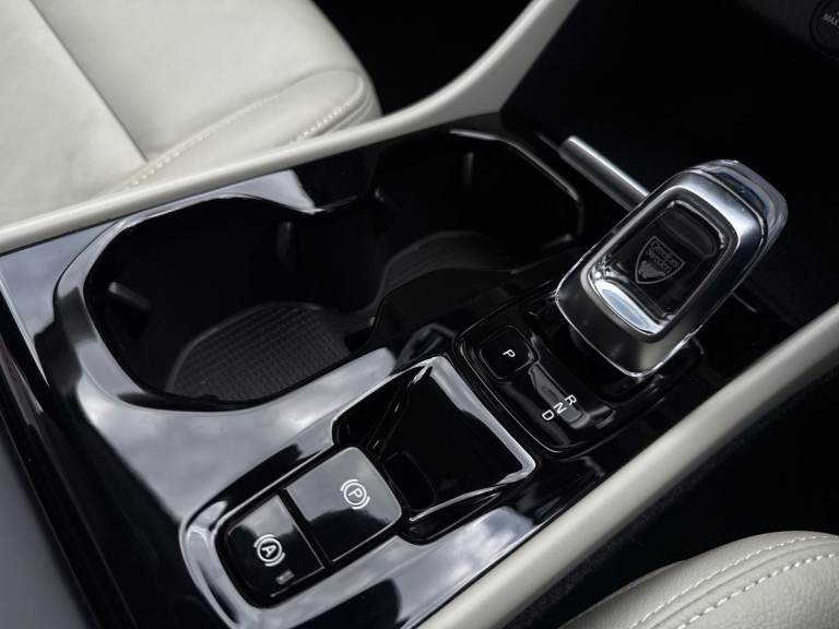 2022 Volvo XC40 2.0 B4P Inscription 5dr AWD Auto [7 speed] ESTATE PETROL Automatic