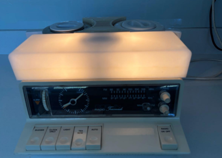 Vintage Goblin Radio Teasmade with Lamp – Working Condition