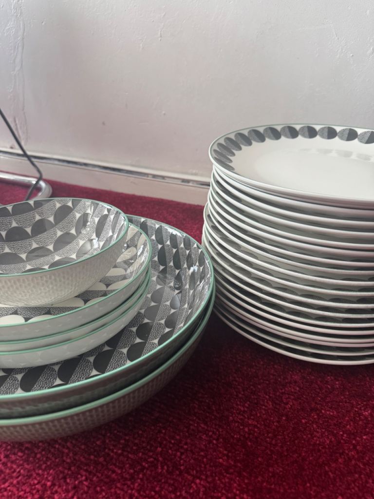Stylish Grey Pattern Dinner Plates and Bowls - Good Condition