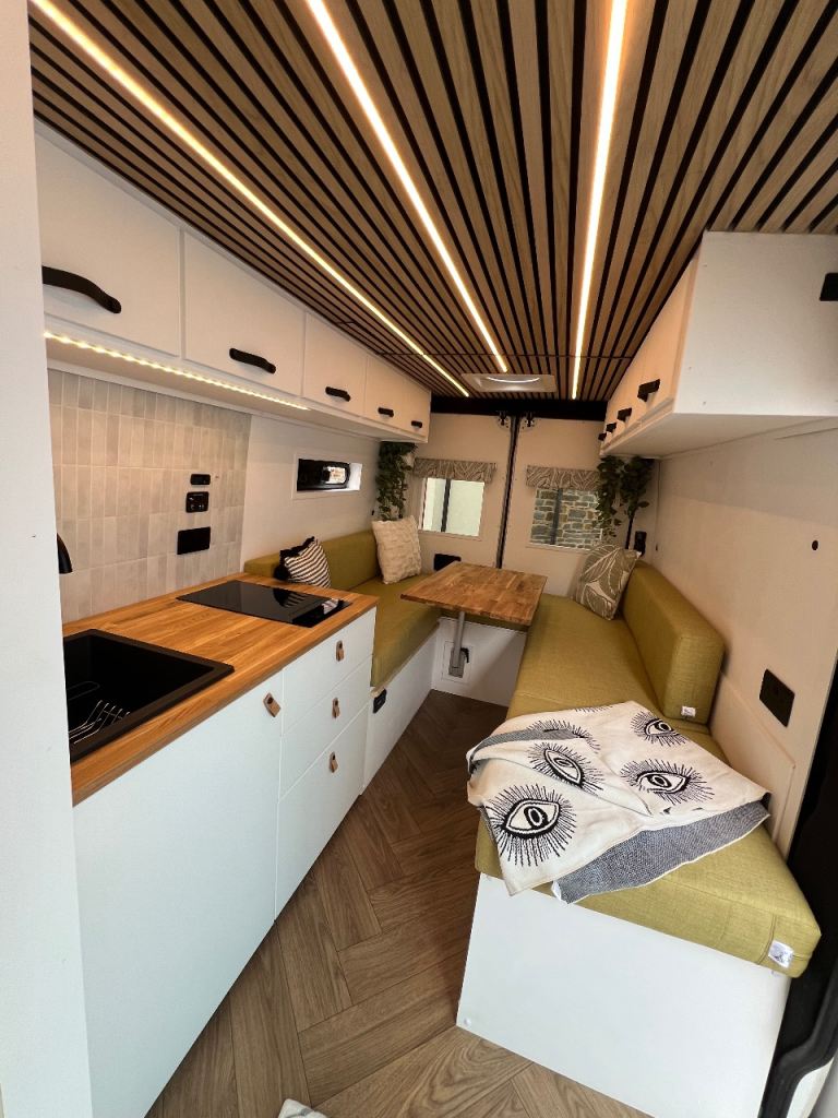 Mechanically refreshed, fully off-grid camper – ready to go