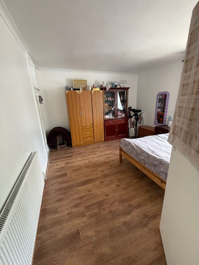 Large Furnished Room to Rent – Bills & Wi-Fi Included – UB8