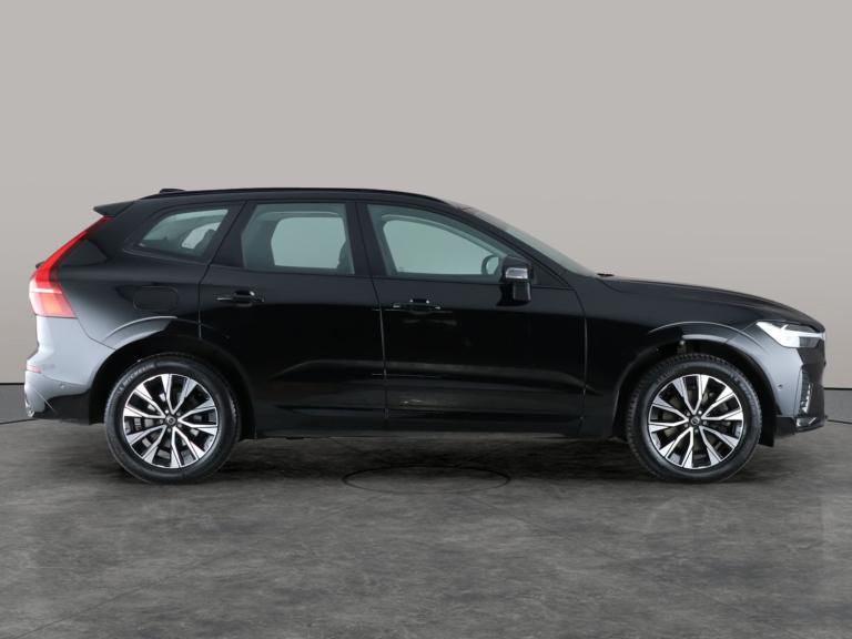 2022 Volvo XC60 2.0 B5P Plus Dark 5dr AWD Geartronic ESTATE PETROL Automatic