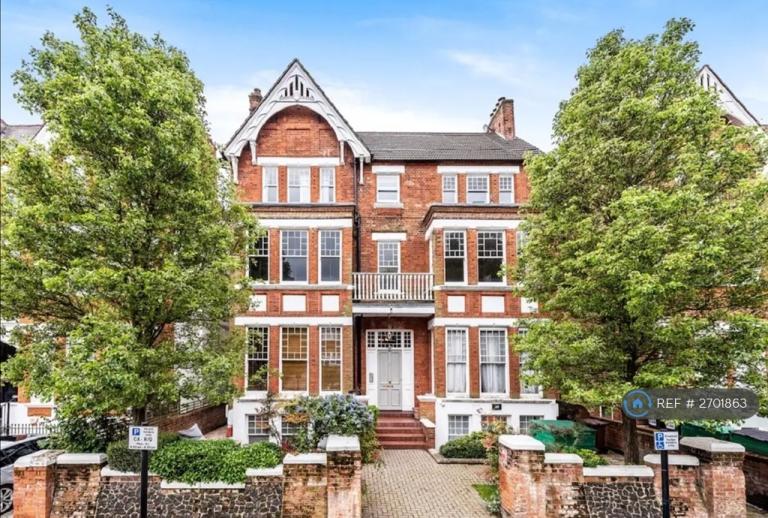 2 bedroom flat in Cleve Road, London, NW6 (2 bed) (#2701863)