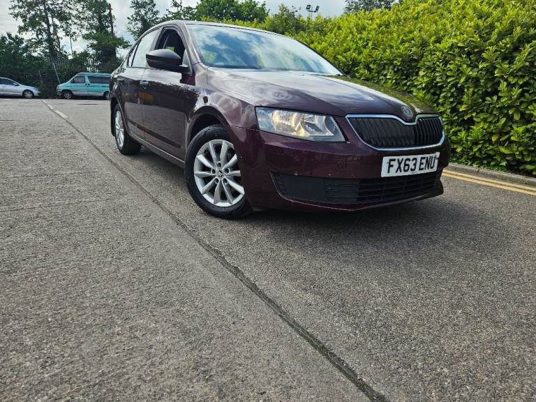 Skoda octavia 1.6tdi cr se PLUS economy model newer shape £20 ayear tax 80mpg