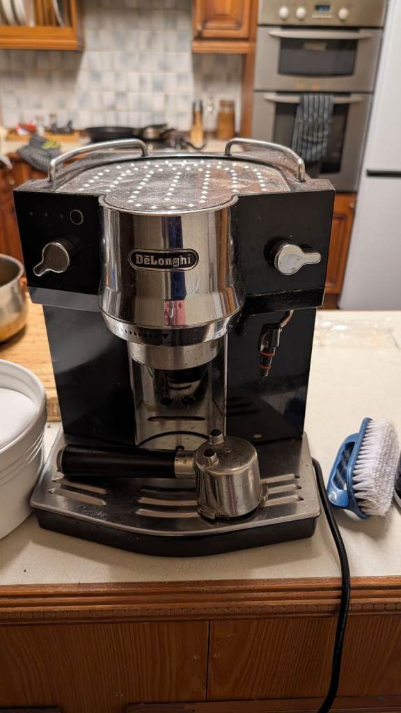 Delonghin coffee machine 