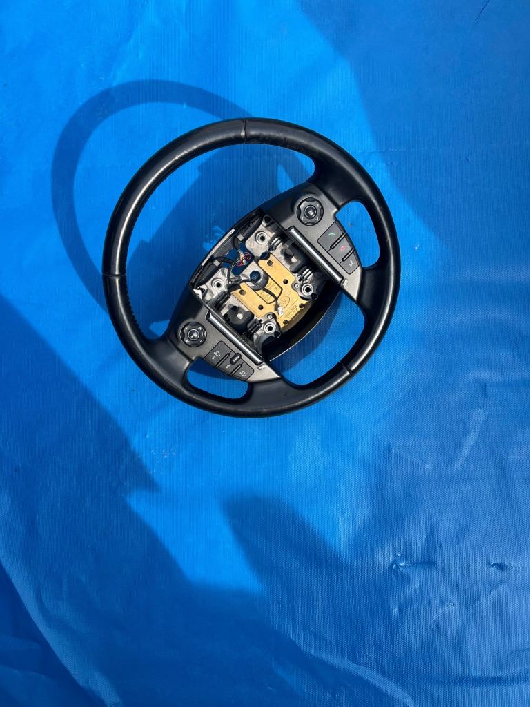 Freelander 2 GS, 2013 multi function leather steering wheel