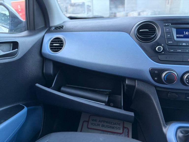 2015 Hyundai i10 1.0 SE Euro 5 5dr HATCHBACK Petrol Manual