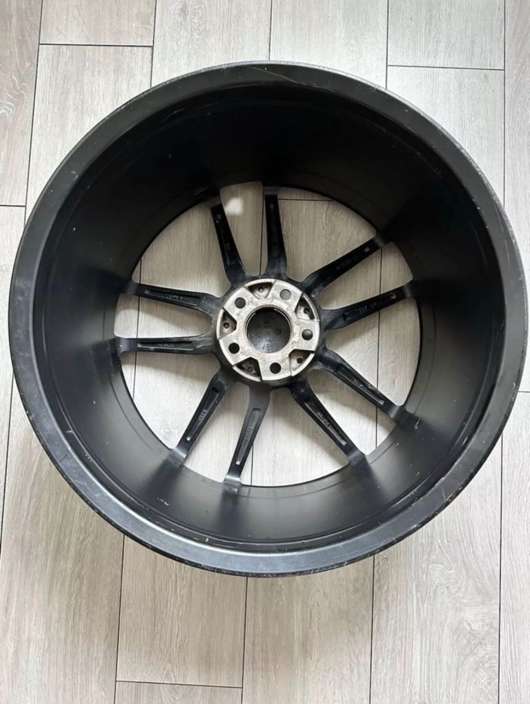 Mercedes 5 Spoke Diamond cut Wheels