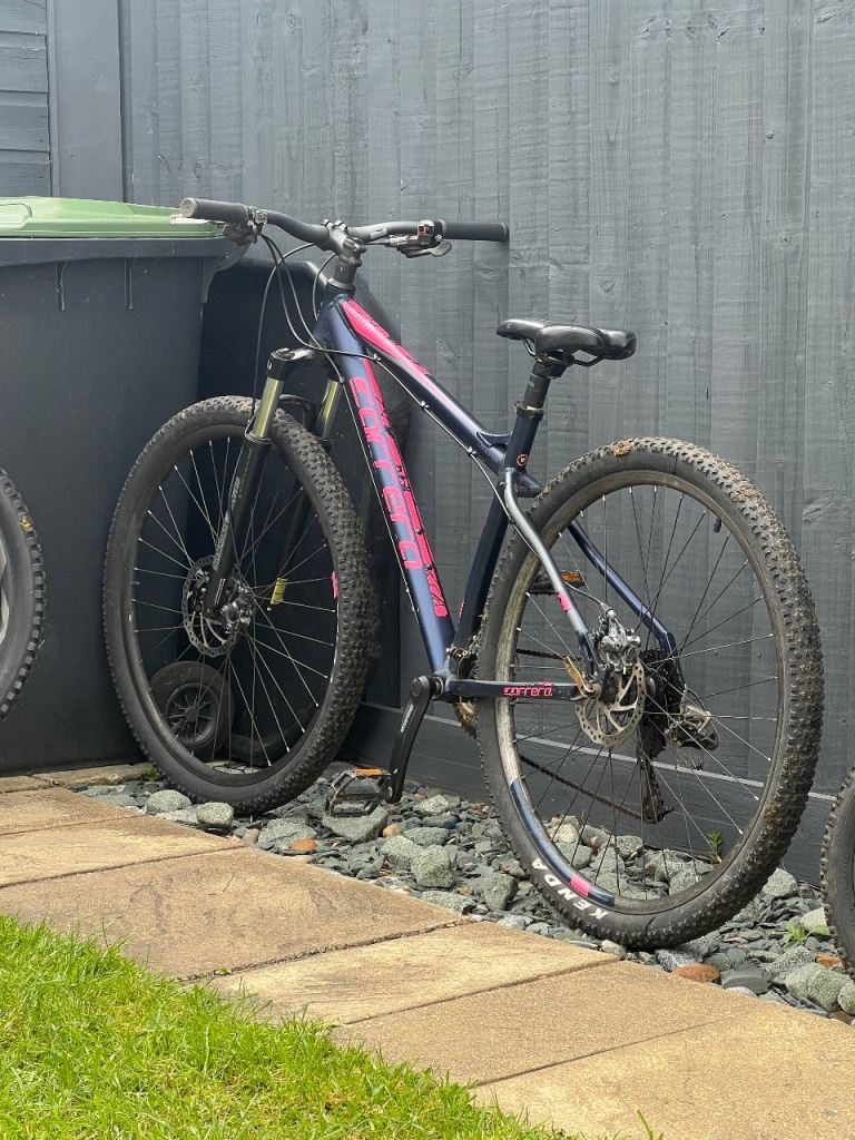 Carrera hellcat mountain bike S/M 