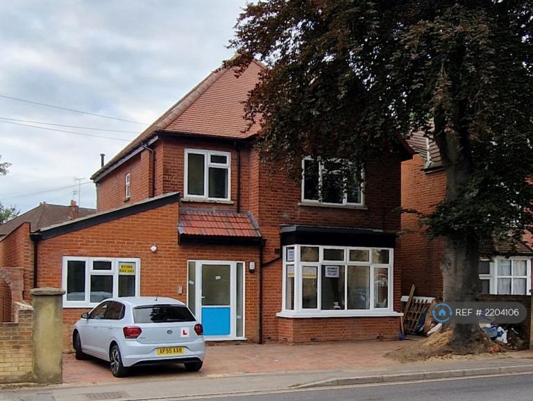 1 bedroom in Uxbridge Road, Slough, SL1 (#2204106)