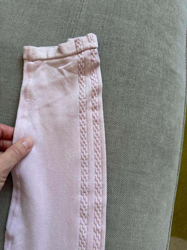 Pink stretchy leggings