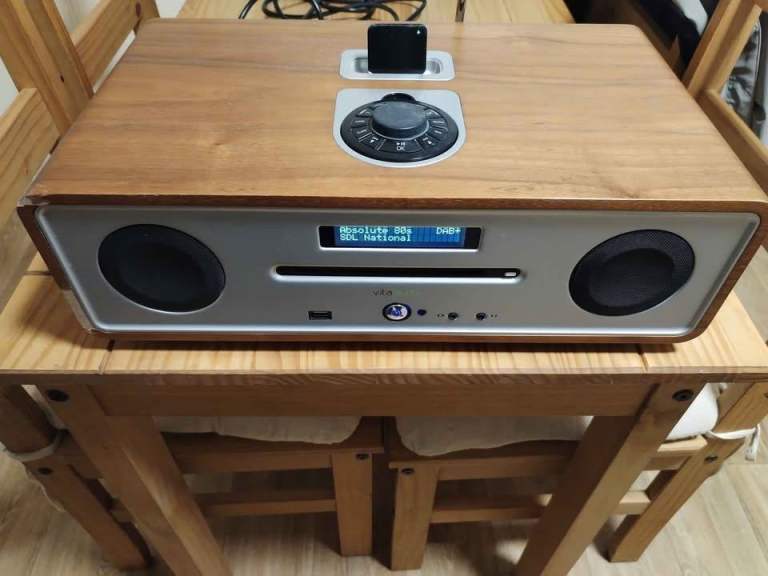 Ruark r4 what hifi winner stereo with Bluetooth adaptor to stream dab plus cost £550 