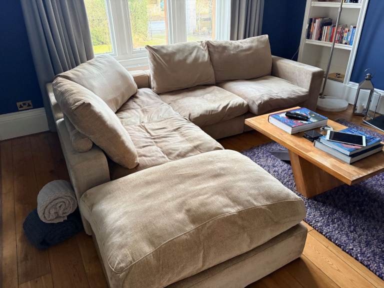 Burnham Corner Sofa + side cushion