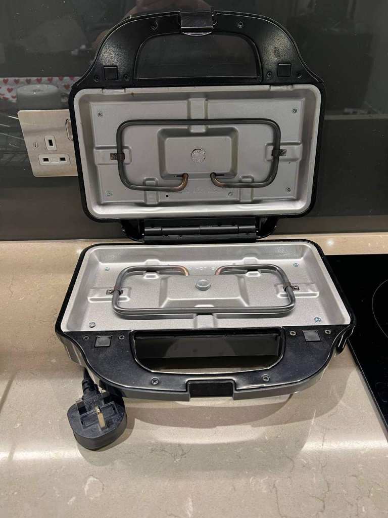 Salter 3-in-1 Snack Maker – Waffle Maker, Sandwich Toaster & Panini Press (900W)