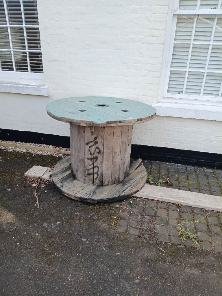 Free cable drum