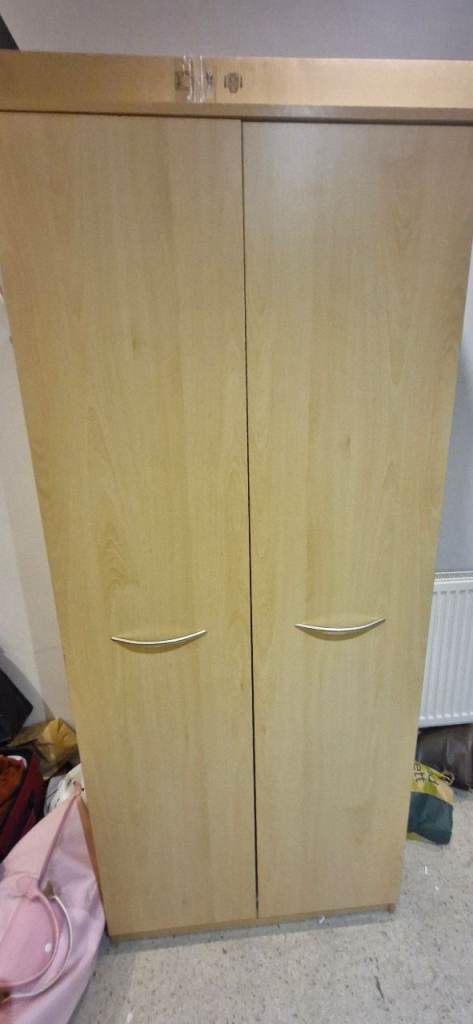 Wardrobe for Sale – £10 (Pickup Only, Greenwich)