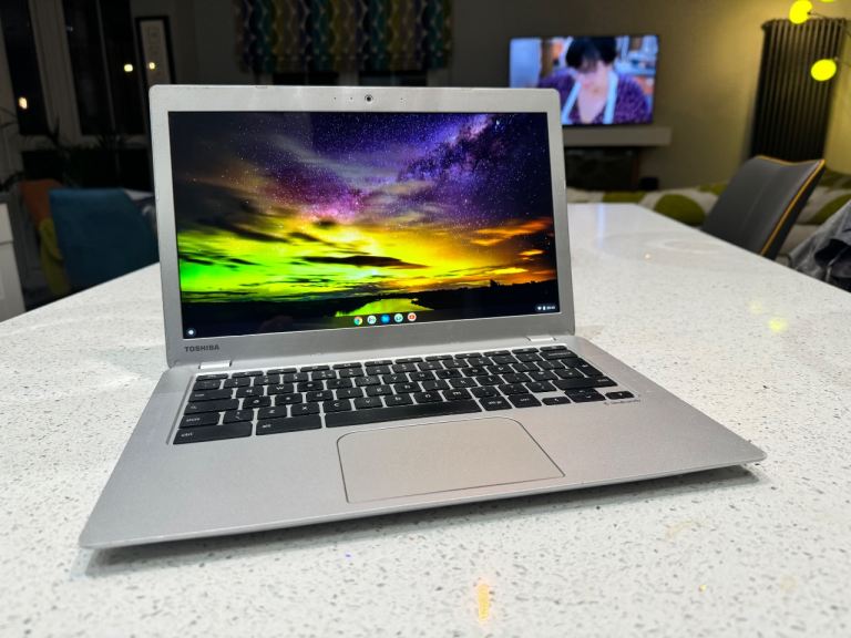 💻 Toshiba Chromebook 14 Laptop *Slim and Light*