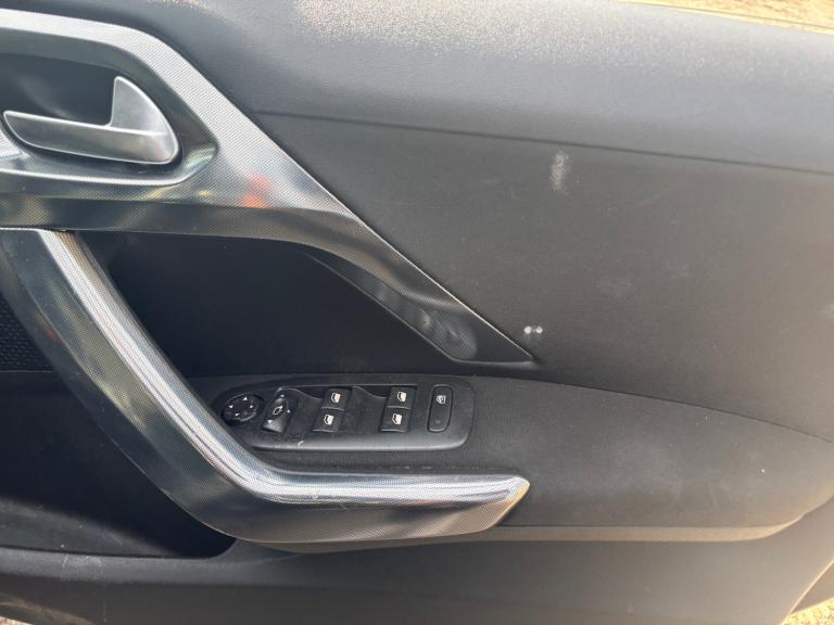 2014 Peugeot 2008 1.6 e-HDi Allure 5dr EGC HATCHBACK Diesel Automatic