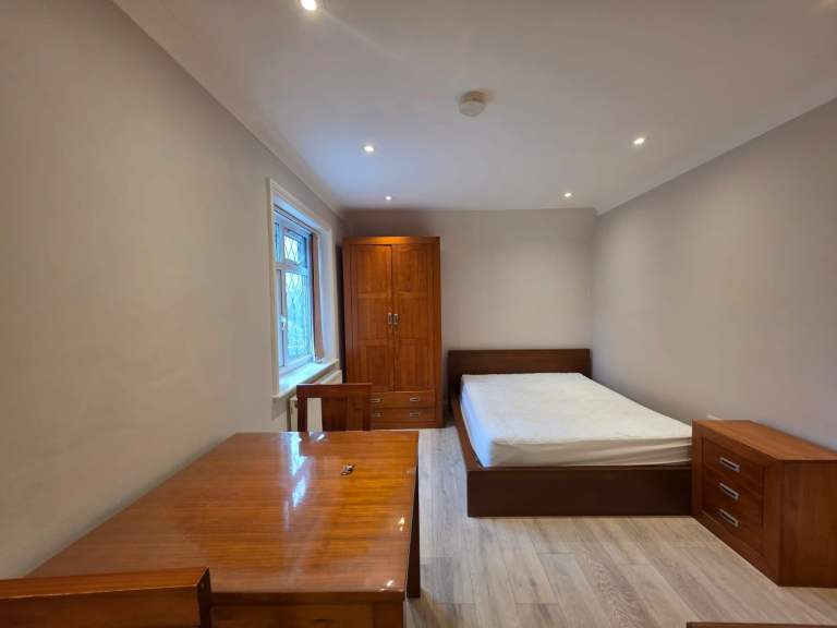 LARGE & BRIGHT STUDIO FLAT **ALL BILLS INCLUDED**EDGWARE HA8