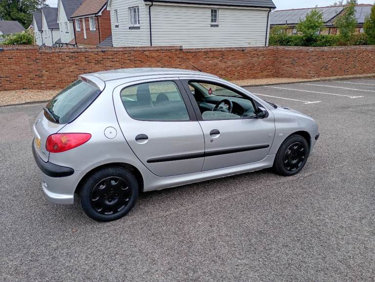 Peugeot, 206, Hatchback, 2004, Manual, 1124 (cc), 5 doors