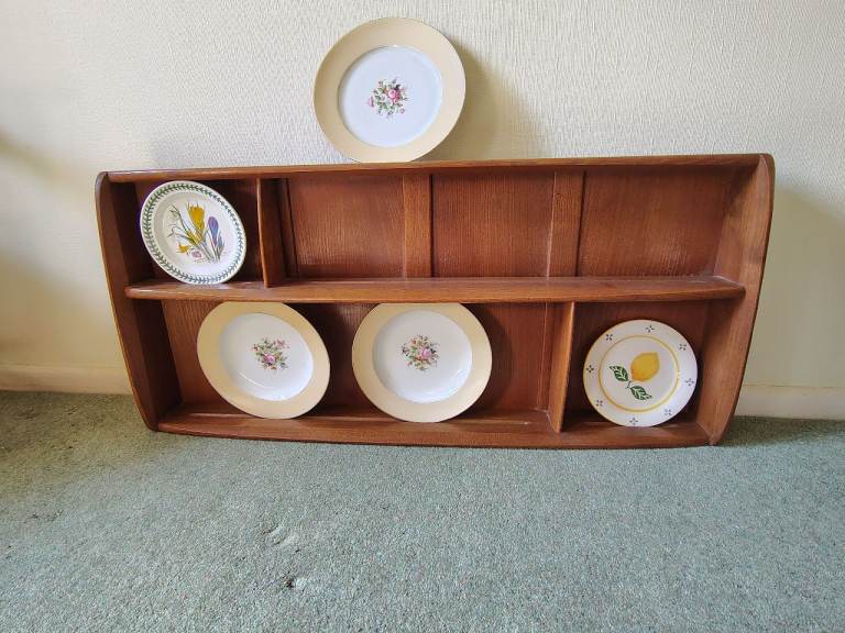 Ercol Wooden Wall-Mounted Plate Rack / Display Shelf – Good Condition
