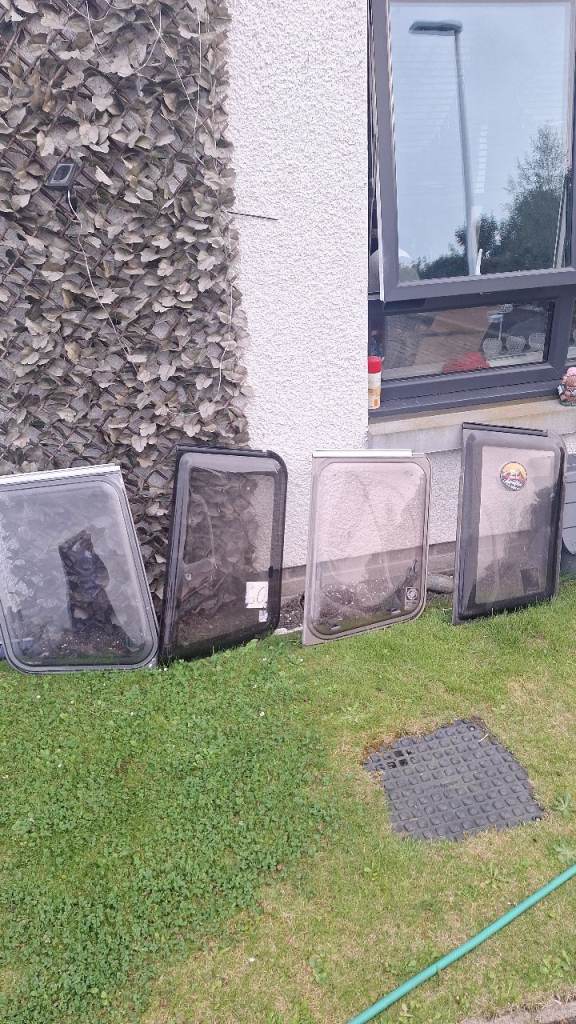 Caravan windows 