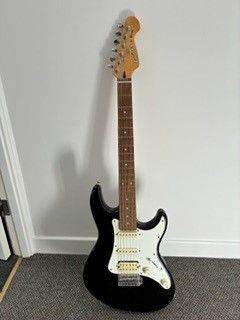 Cruiser by Crafter Electric Guitar – Black and White