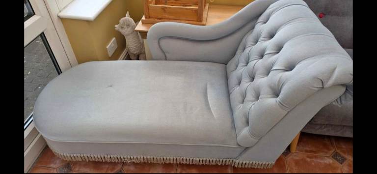 Chaise lounge