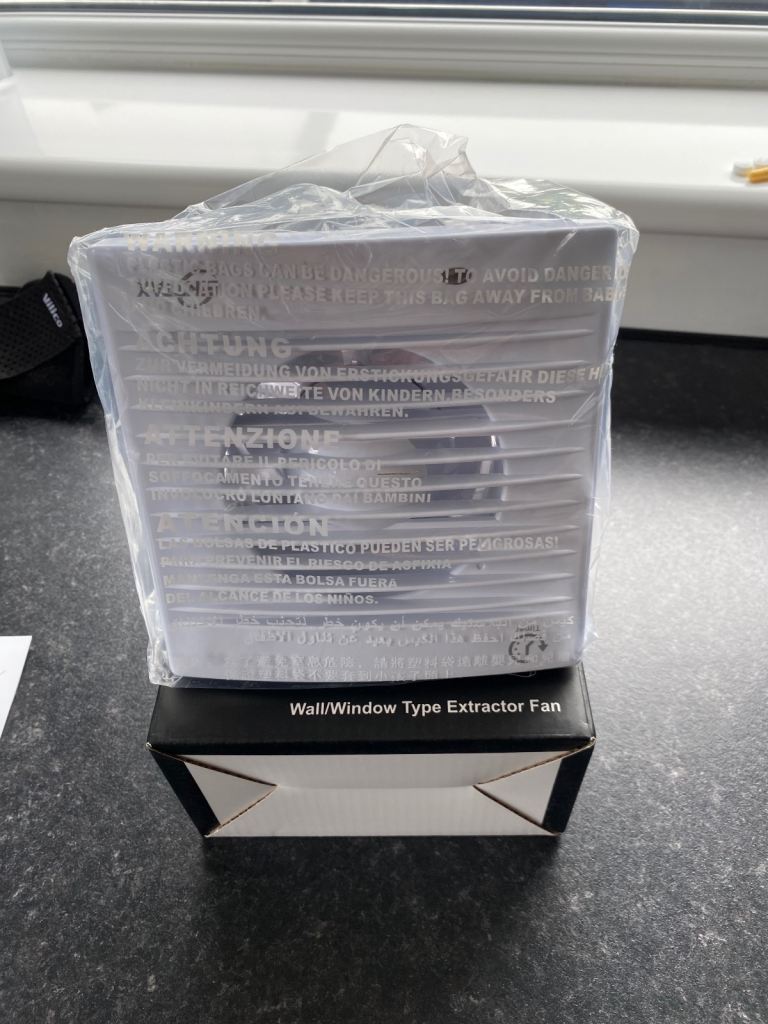New Wall/Window Type Extractor Fan – Boxed